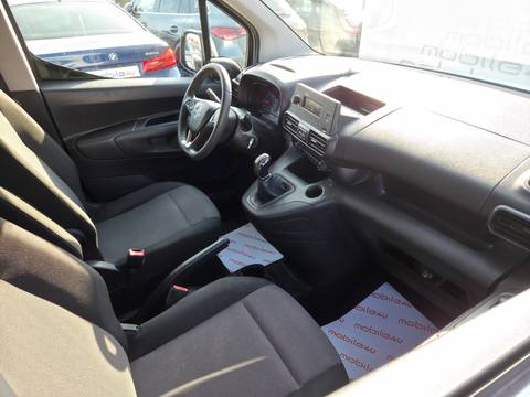 2020 Opel Combo — sličica 6