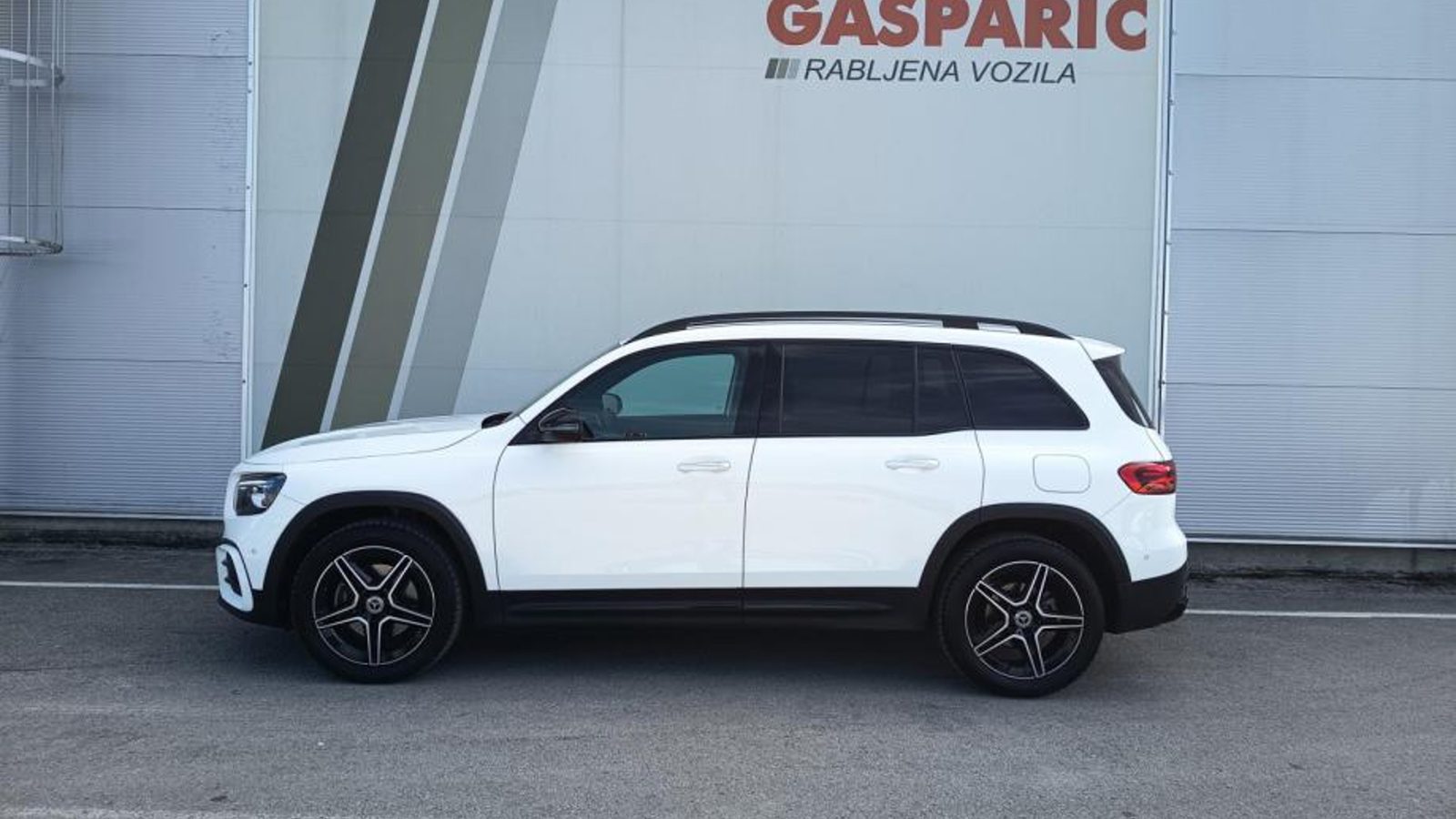2025 Mercedes-Benz GLB AMG Line — fotografija 6