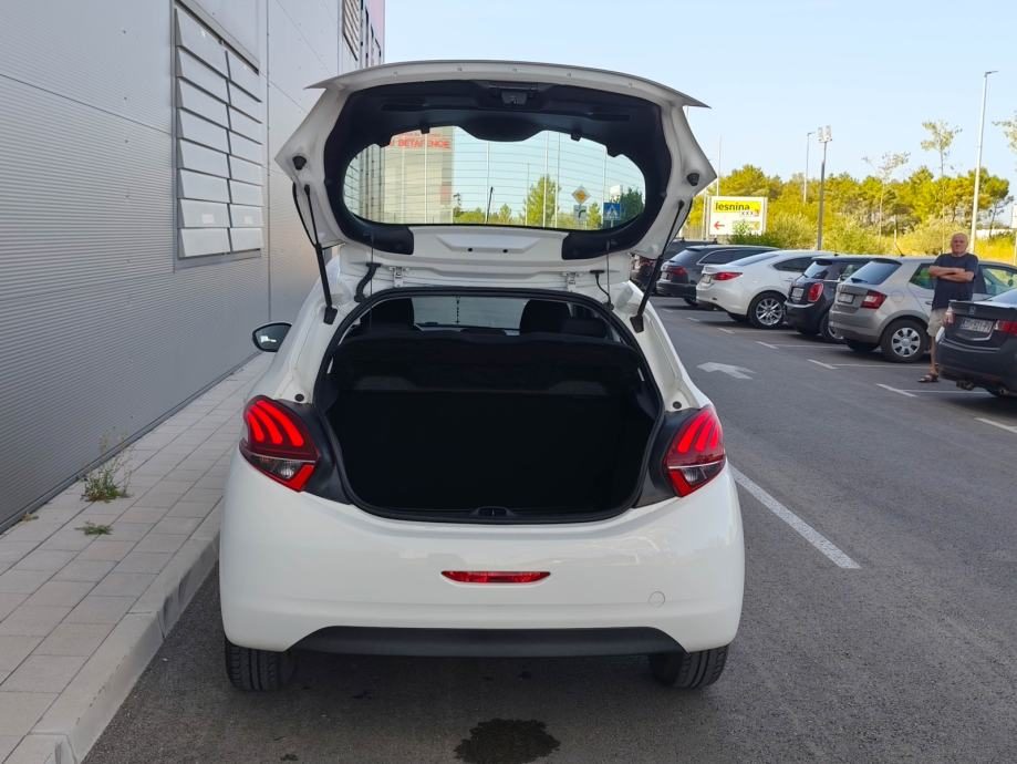2019 Peugeot 208 — fotografija 13