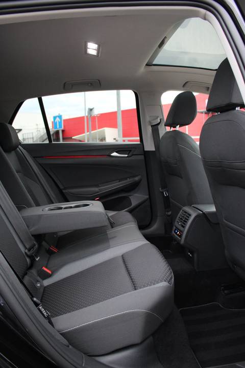 2022 Volkswagen Golf — sličica 24