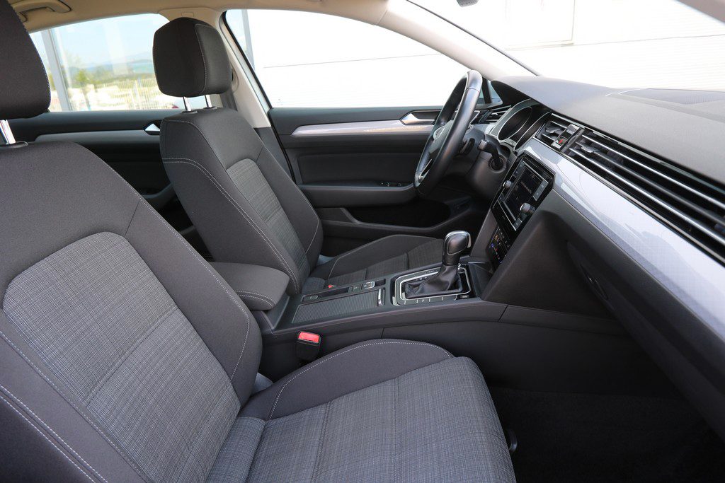 2021 Volkswagen Passat — fotografija 7