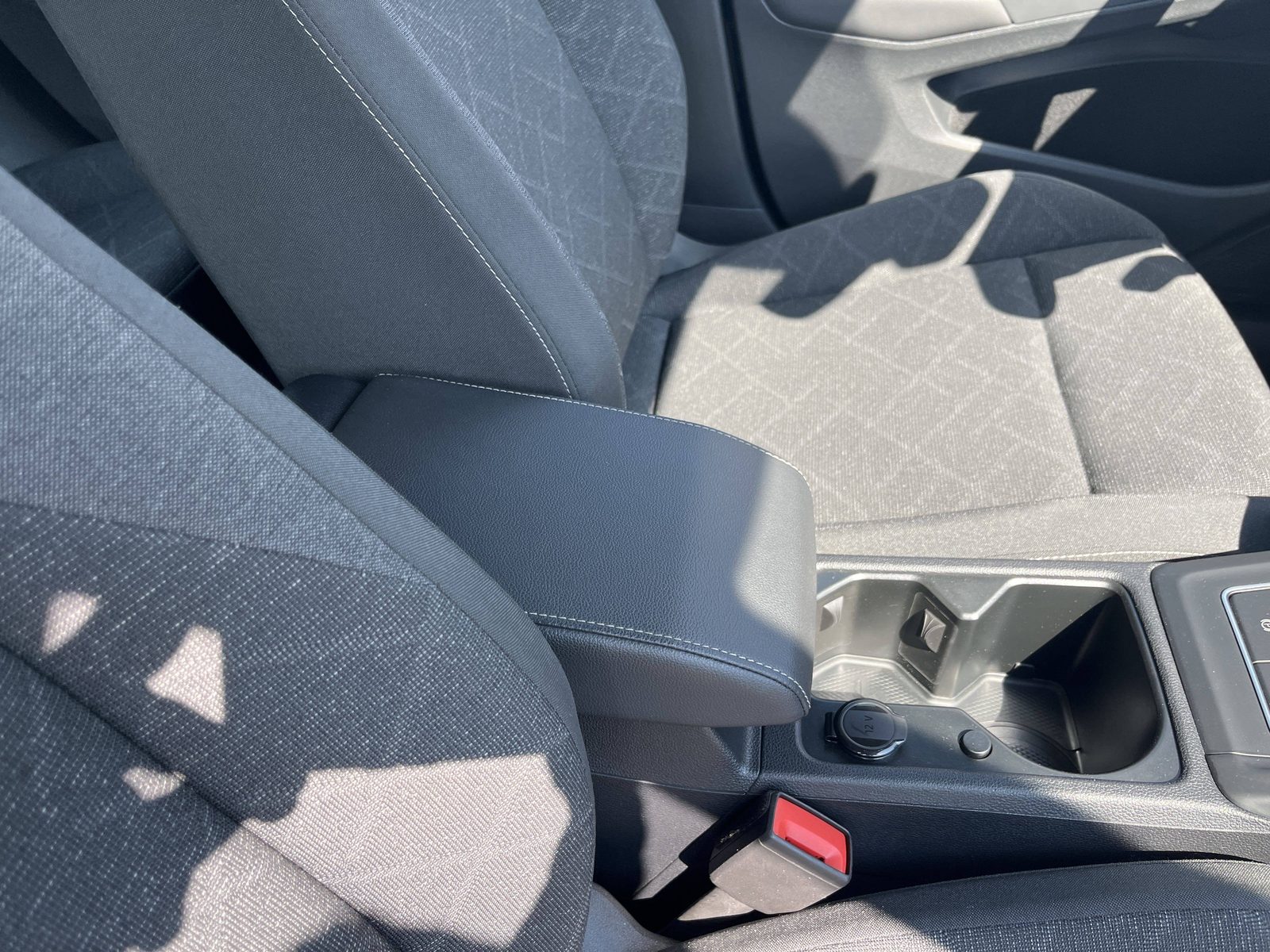 2024 Volkswagen Golf — fotografija 22