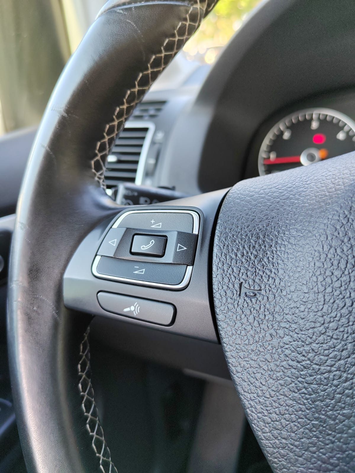 2014 Volkswagen Touran — fotografija 11