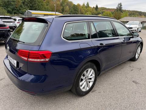 2019 Volkswagen Passat — sličica 2