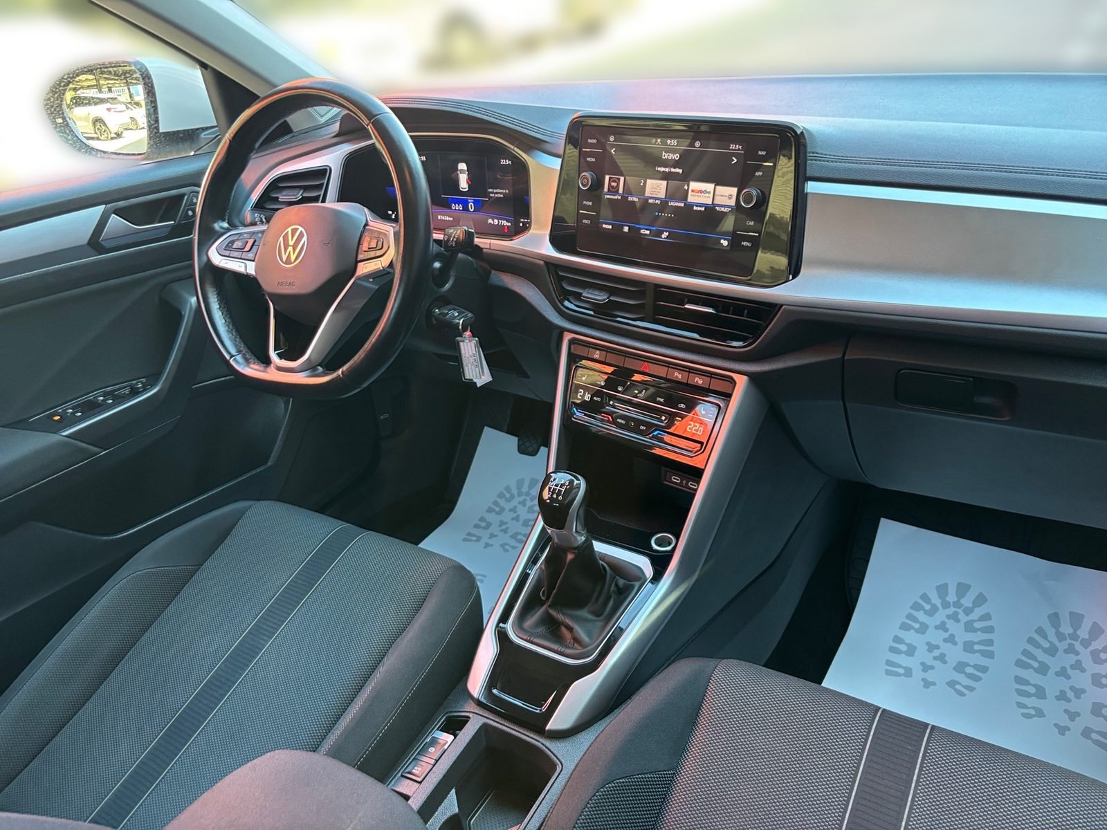 2023 Volkswagen T-Roc — fotografija 23