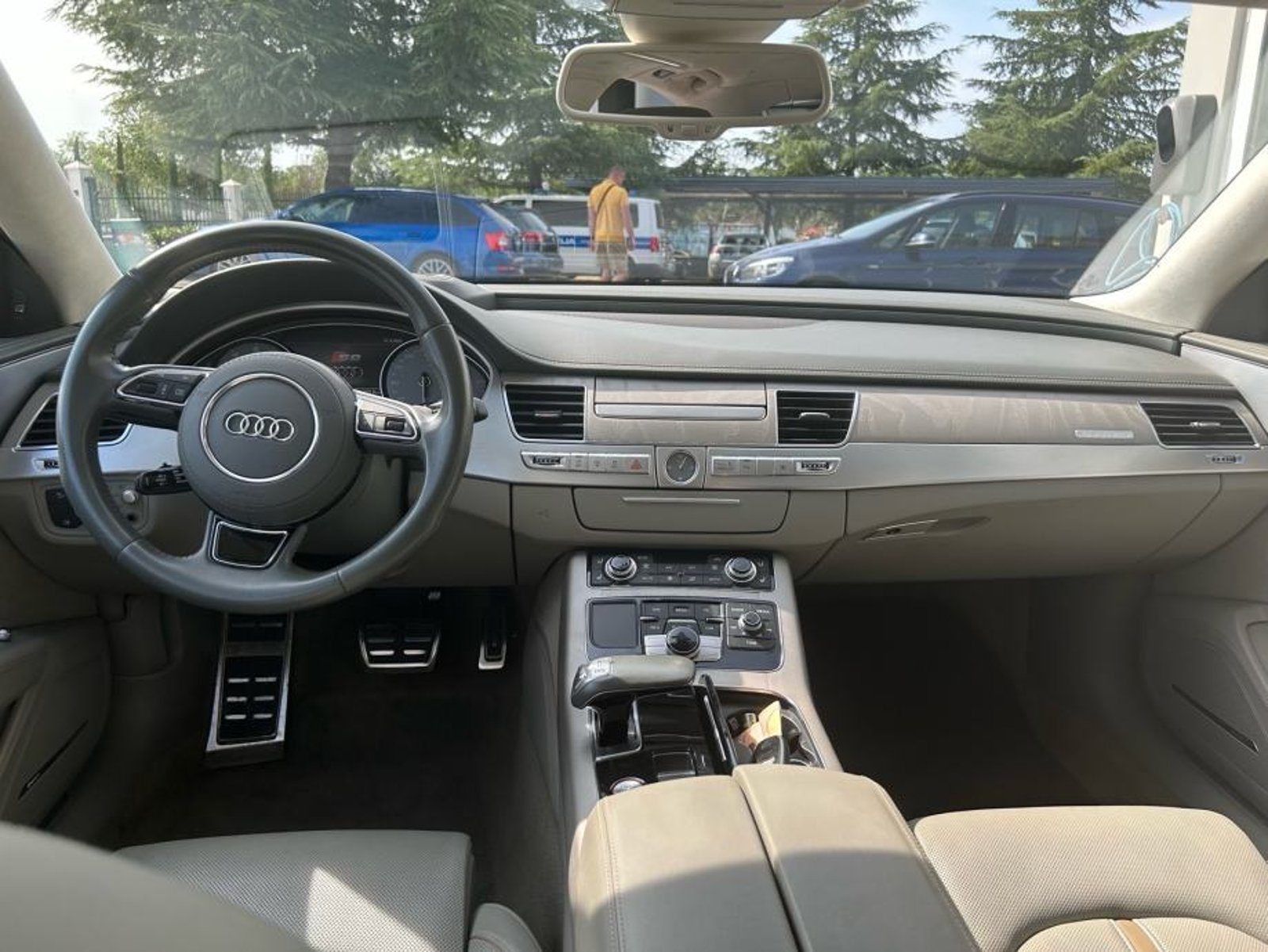 2016 Audi S8 — fotografija 7