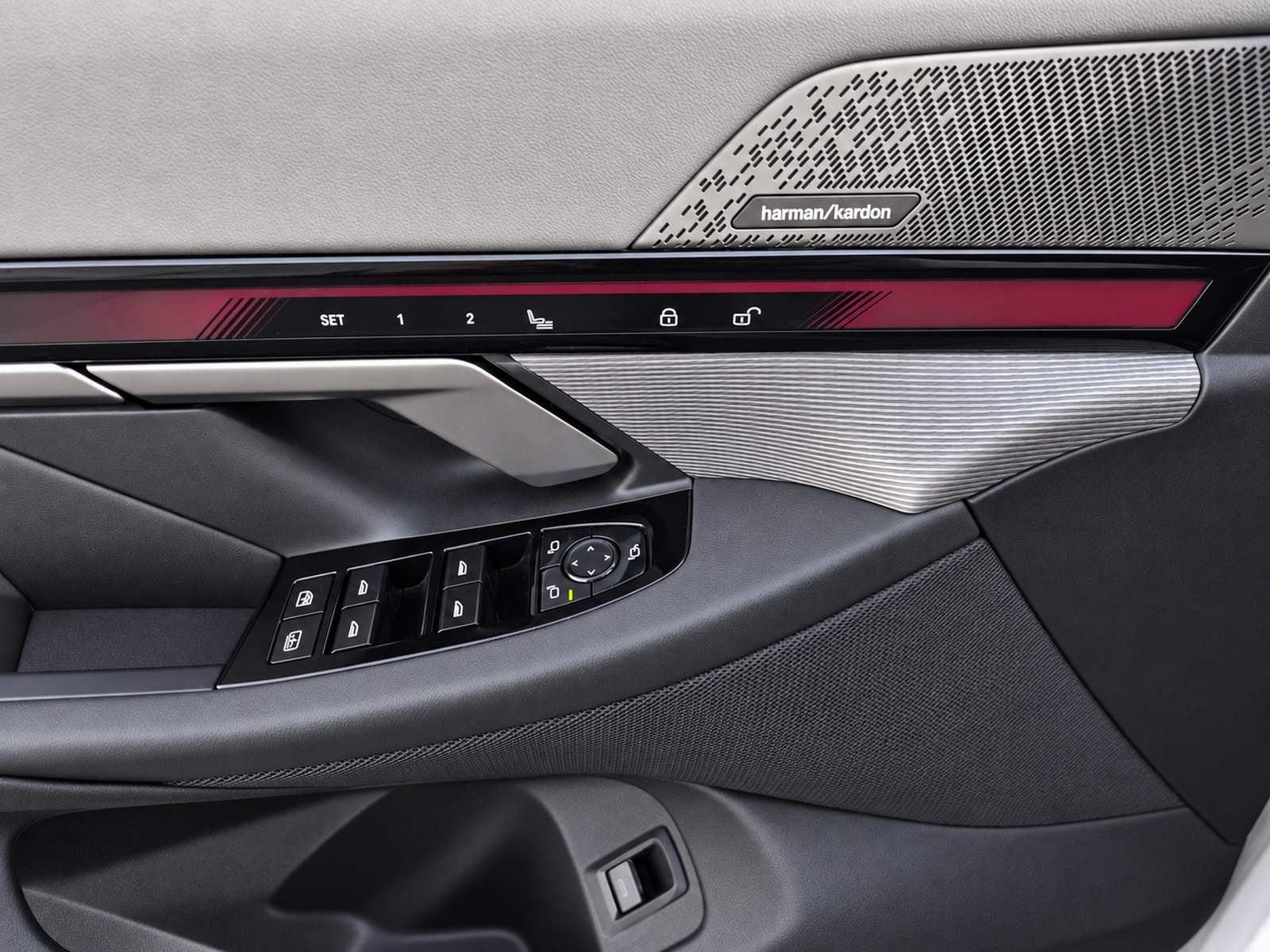 2025 BMW Serija 5 M Sport — fotografija 20