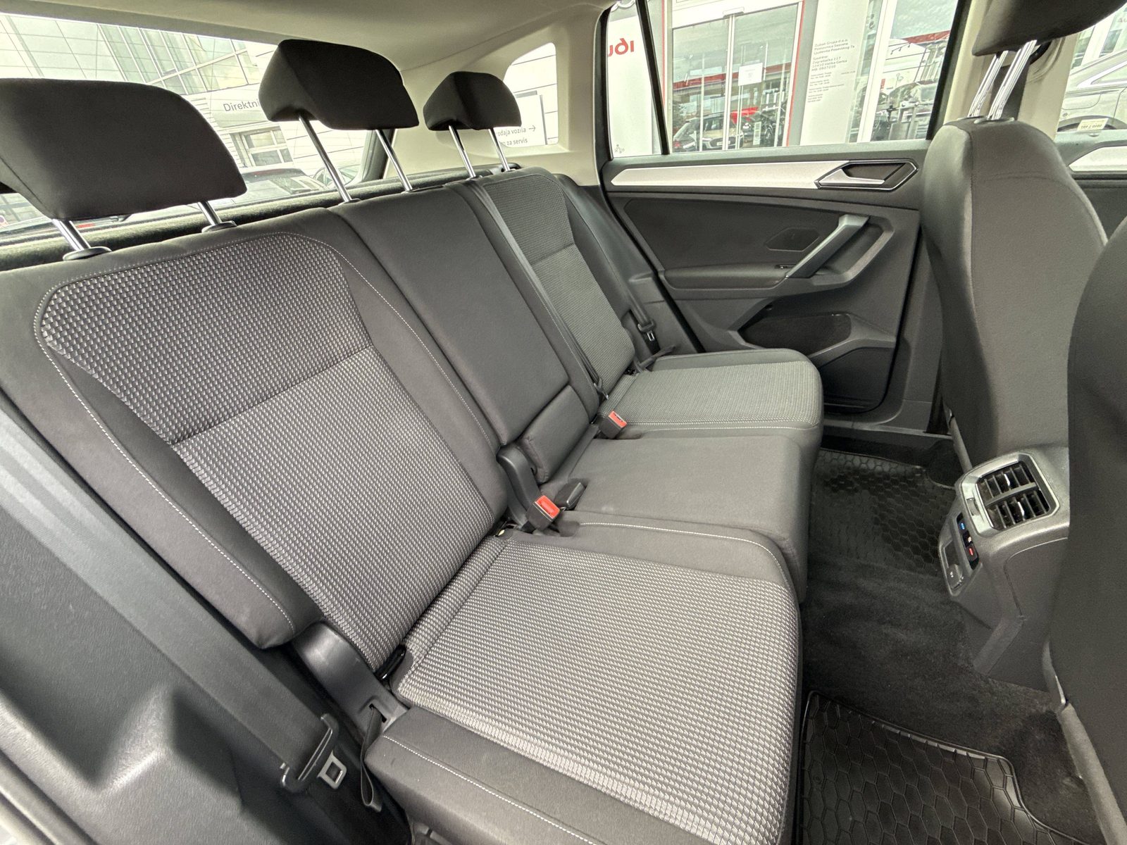 2017 Volkswagen Tiguan — fotografija 21