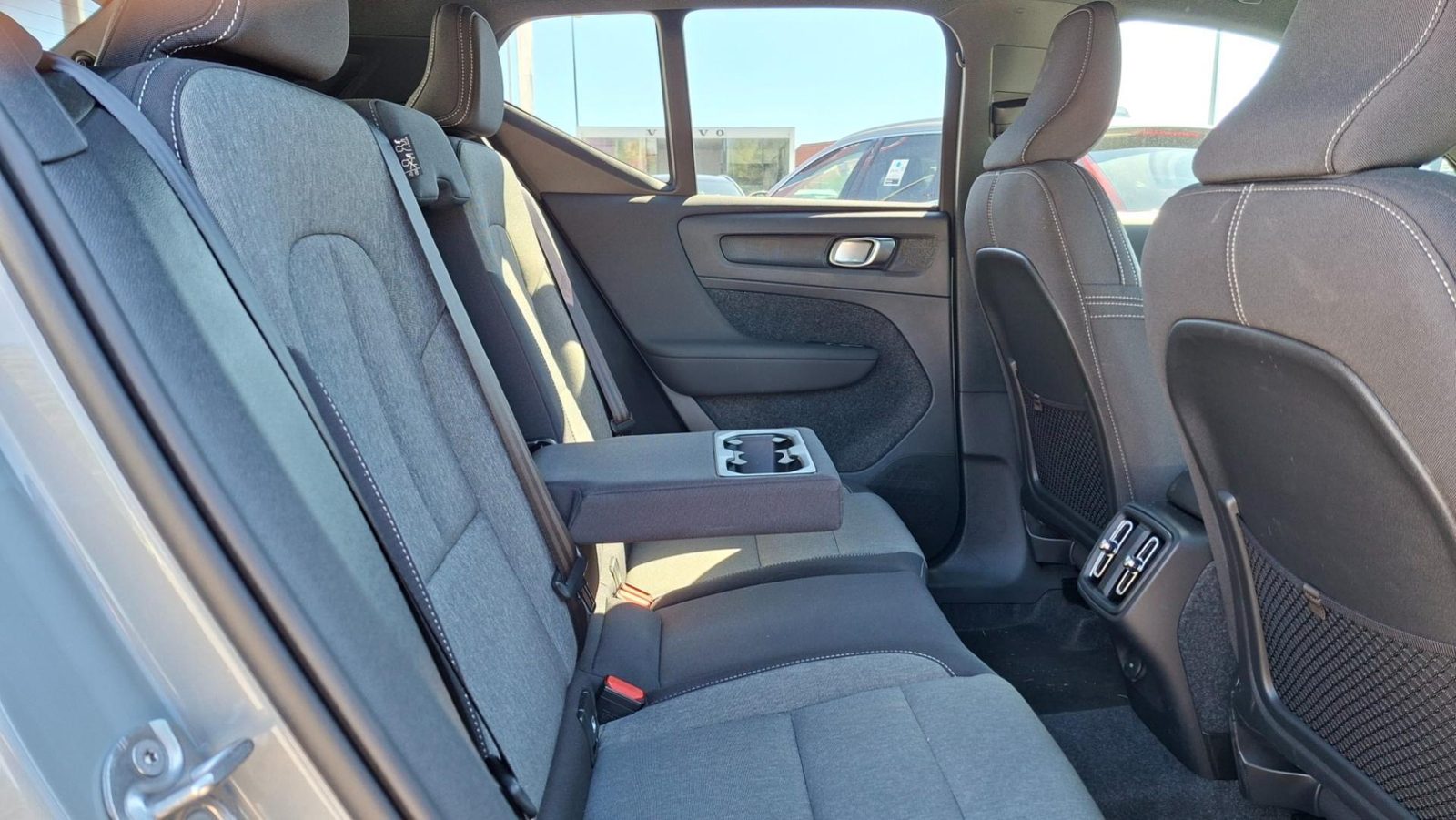 2026 Volvo XC40 — fotografija 6