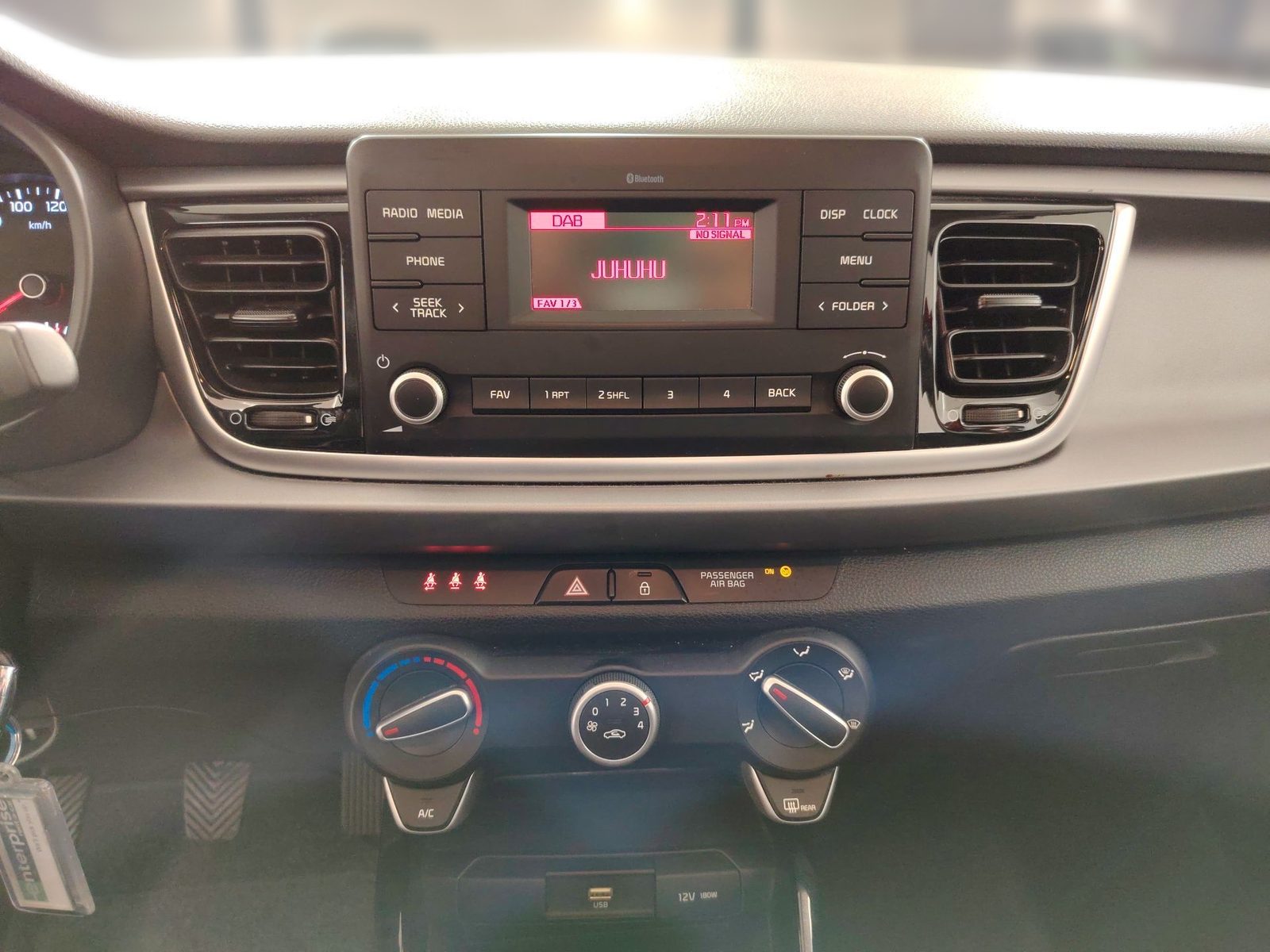 2022 Kia Rio — fotografija 18