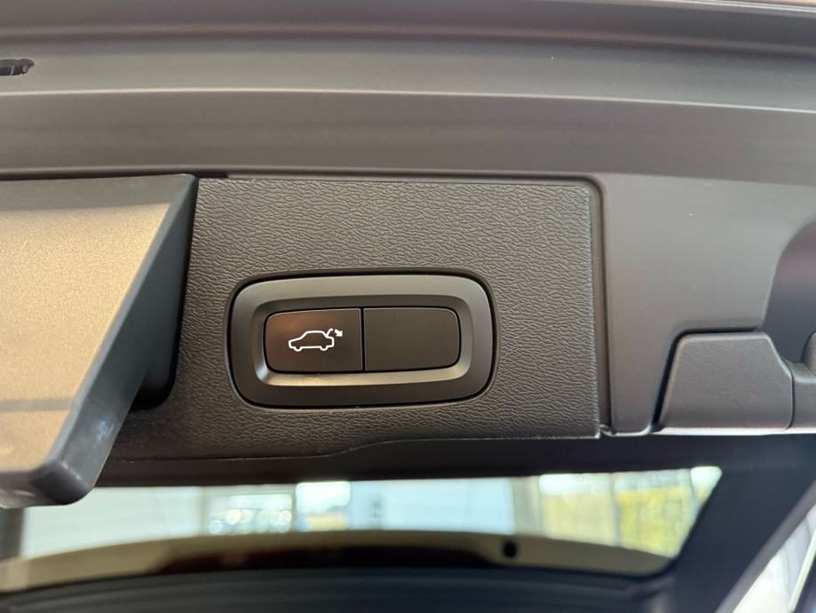 2020 Volvo XC60 — fotografija 18