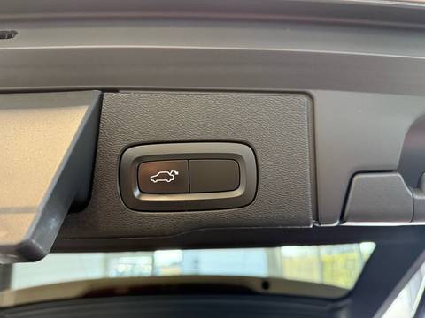 2020 Volvo XC60 — sličica 18