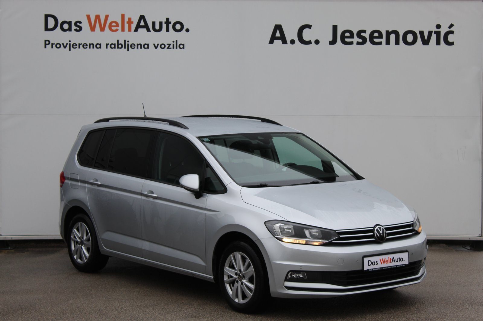 2024 Volkswagen Touran — fotografija 3