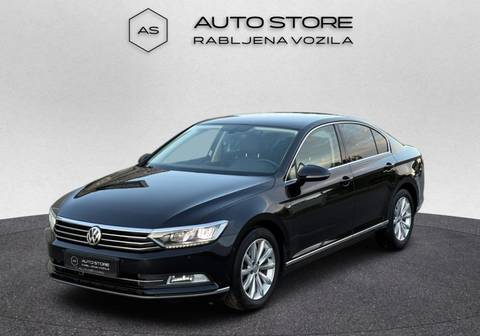 2017 Volkswagen Passat Highline — sličica 2