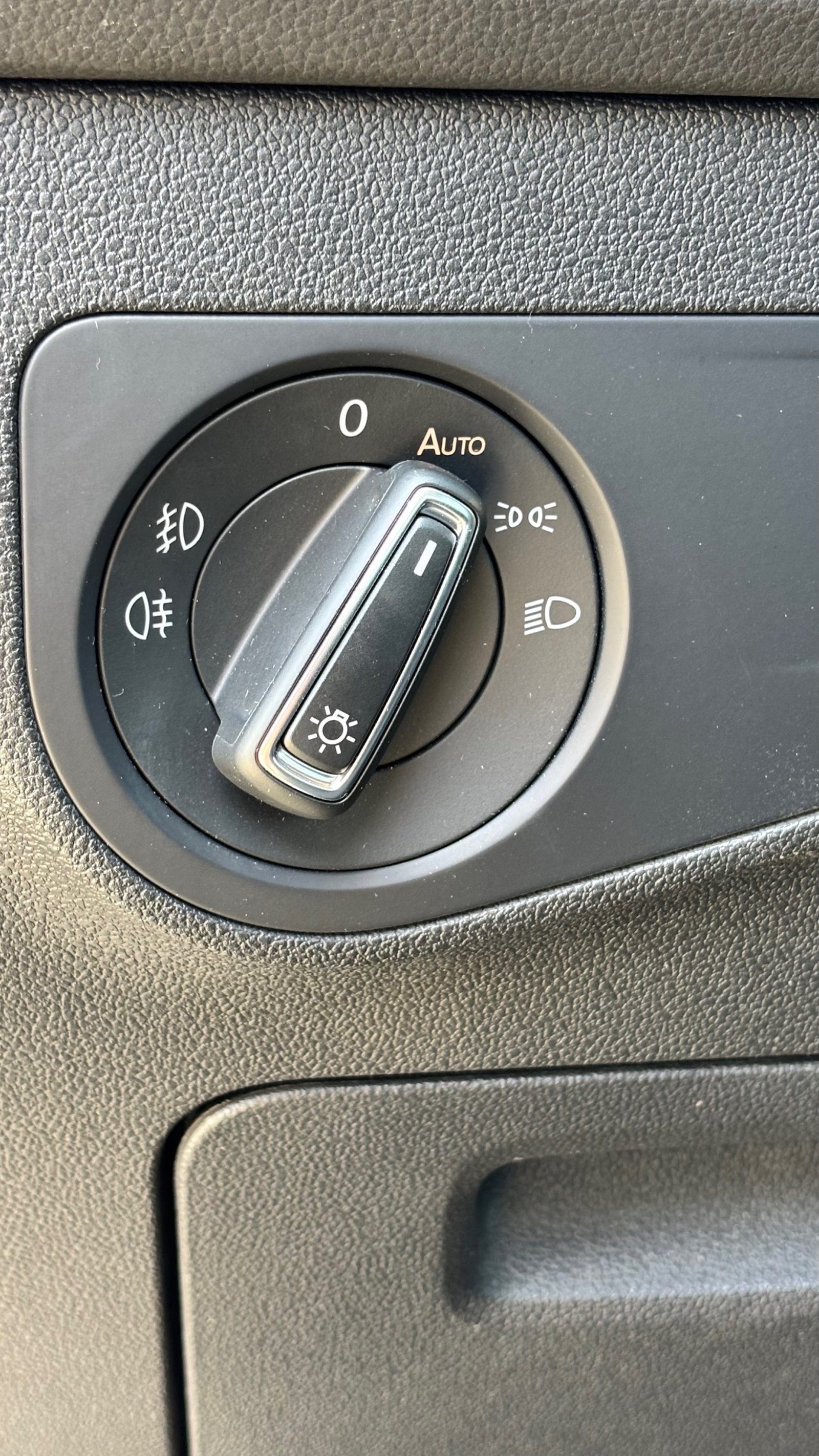 2020 Volkswagen Tiguan — fotografija 14