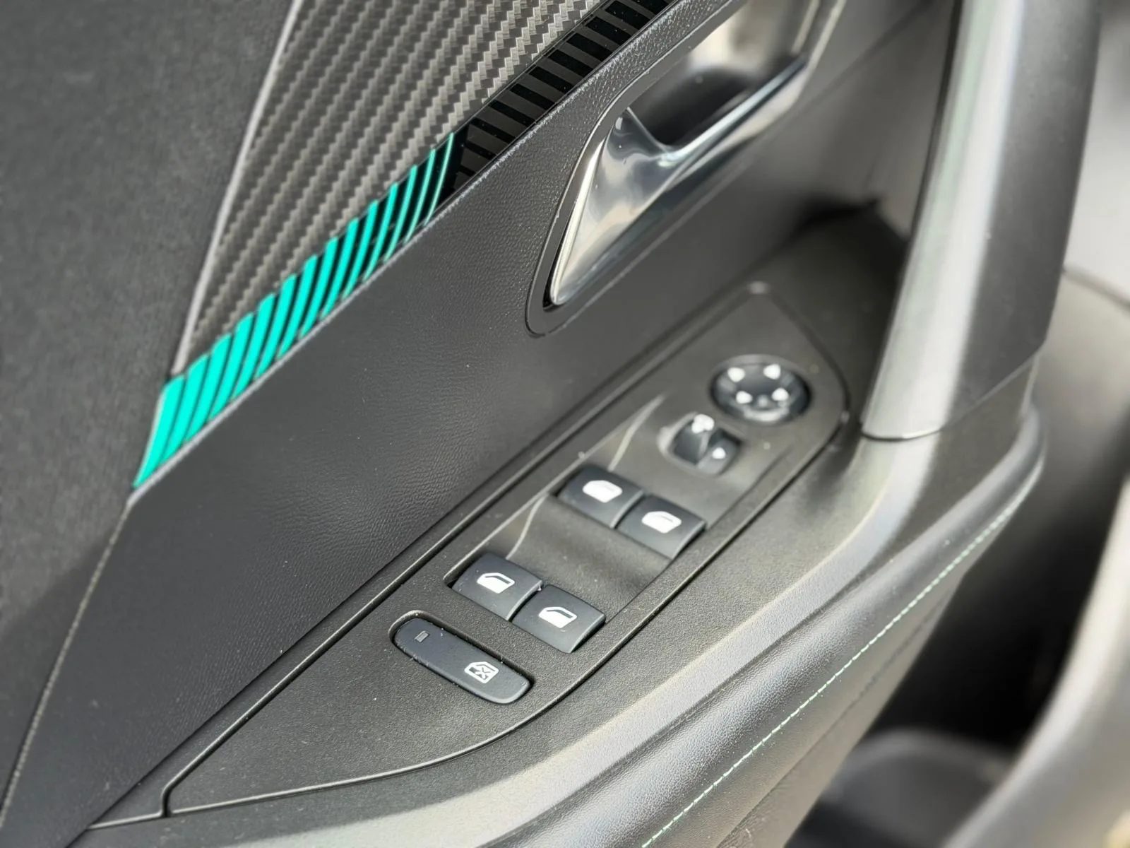 2021 Peugeot 2008 — fotografija 26