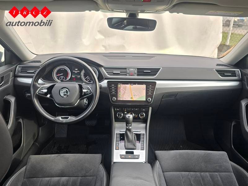 2021 Škoda Superb — fotografija 8