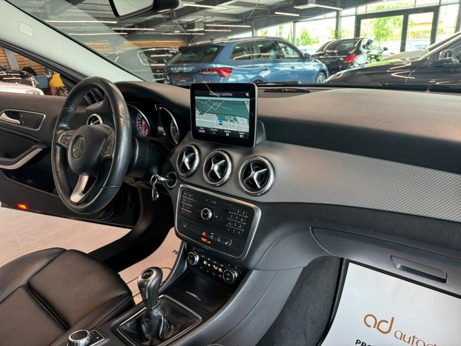 2017 Mercedes-Benz GLA — fotografija 15