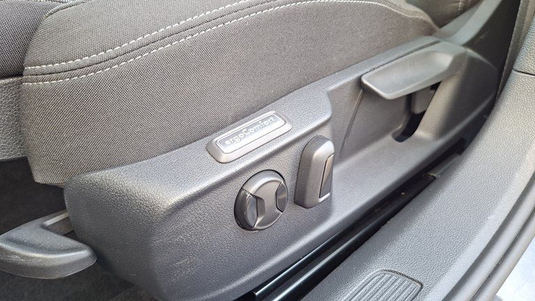 2021 Volkswagen Passat — fotografija 17