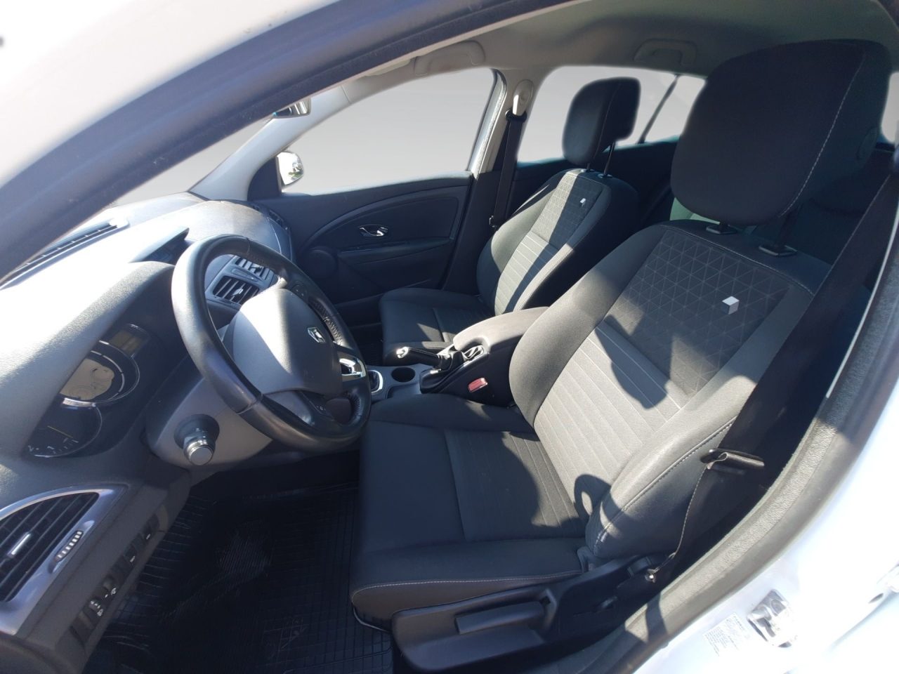 2016 Renault Megane — fotografija 17