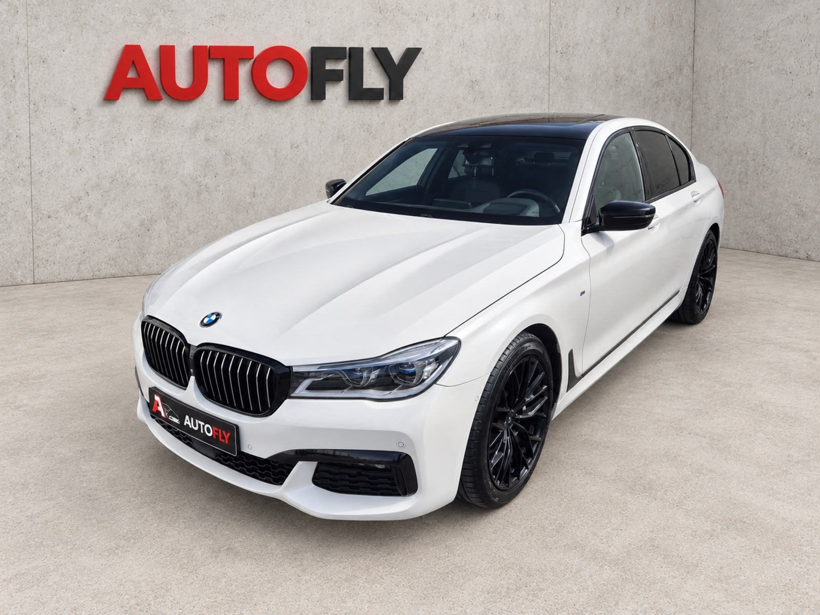 2017 BMW Serija 7 M Sport — fotografija 9