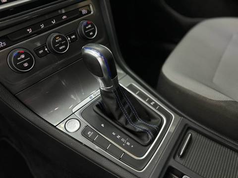 2015 Volkswagen Golf — sličica 11