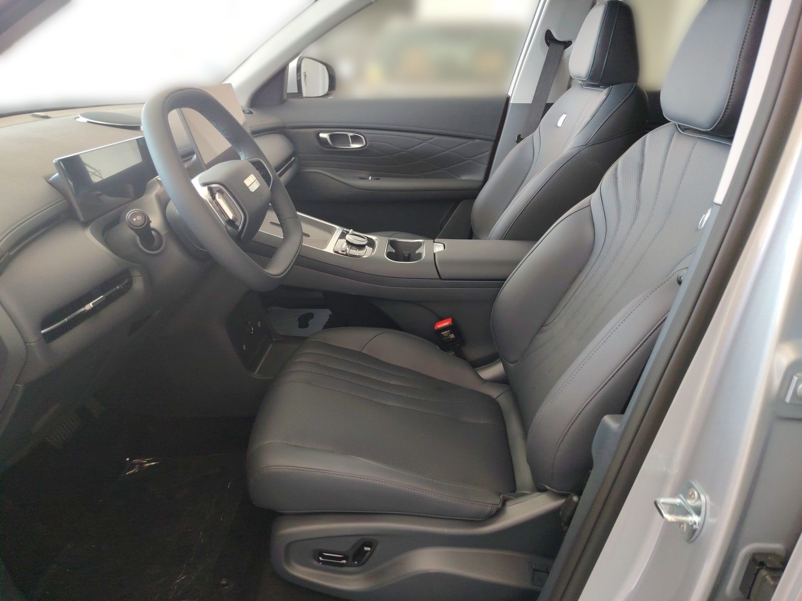 2026 Geely Starray EM-i — fotografija 11