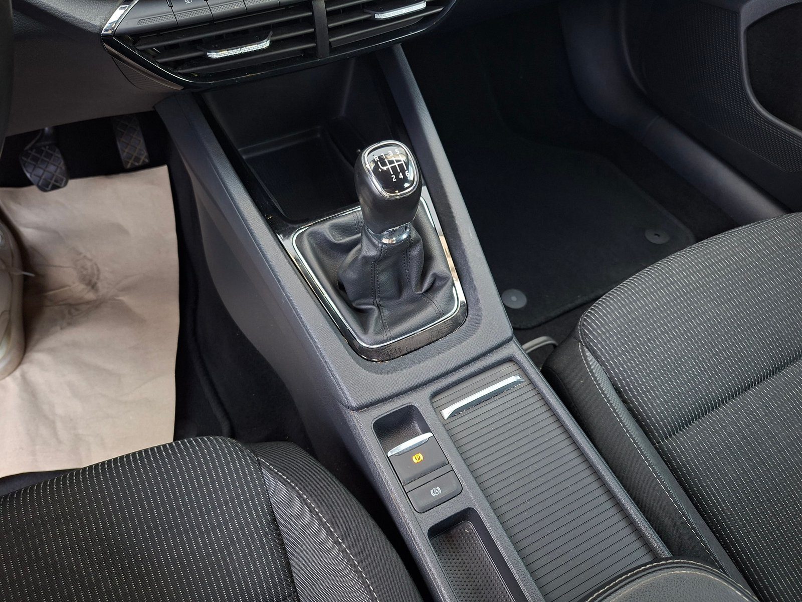 2020 Škoda Octavia — fotografija 18