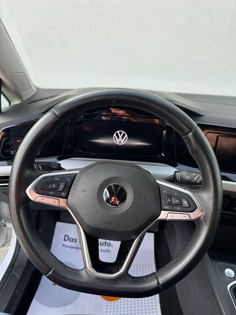 2022 Volkswagen Golf — sličica 12