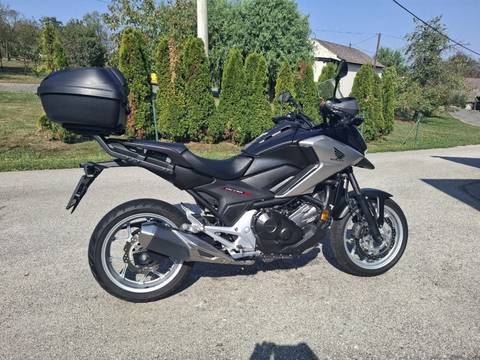 2016 Honda NC750XA — sličica 2