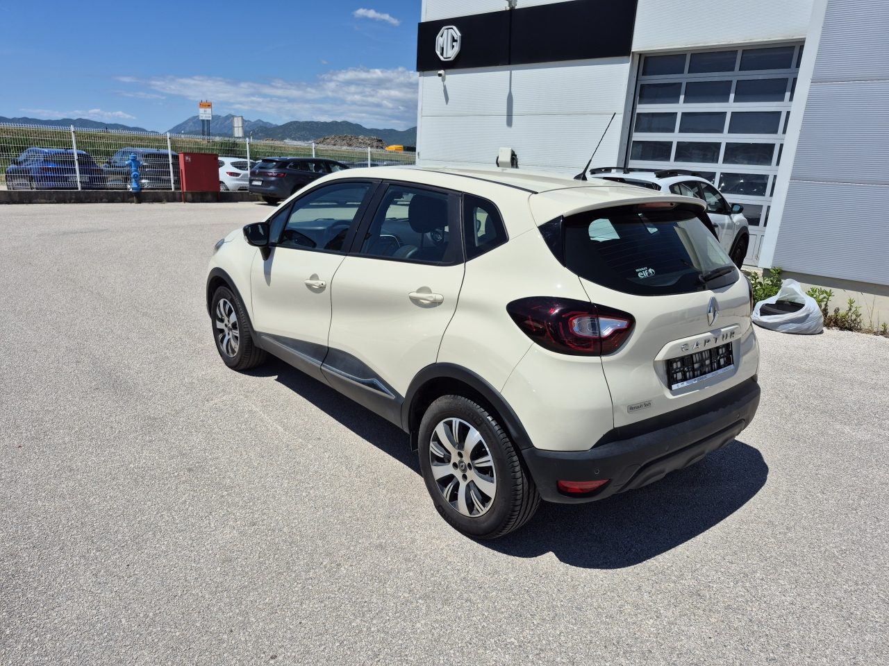 2019 Renault Captur — fotografija 4