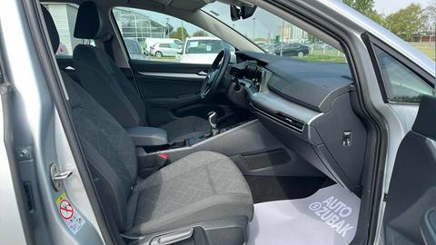2024 Volkswagen Golf — sličica 9