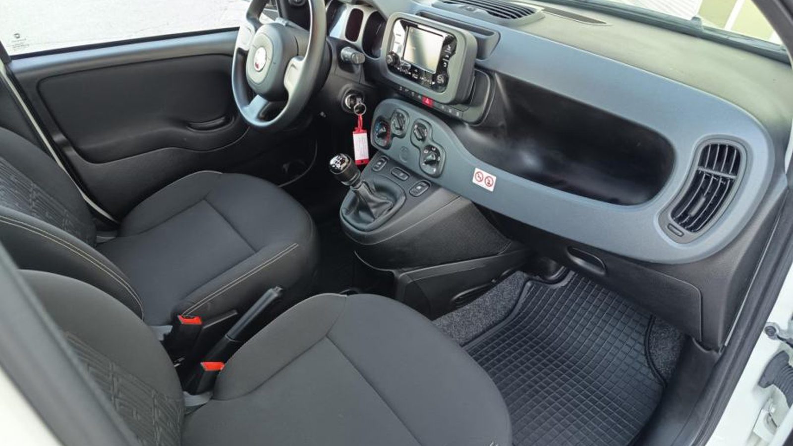 2023 Fiat 124 — fotografija 10