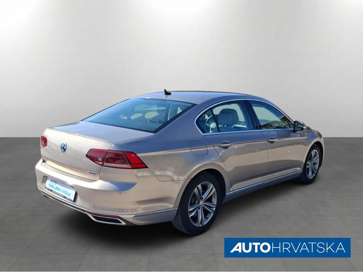 2019 Volkswagen Passat — fotografija 7