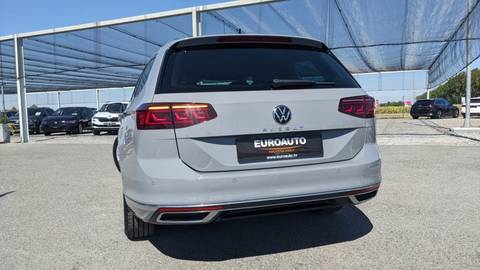 2023 Volkswagen Passat — sličica 6