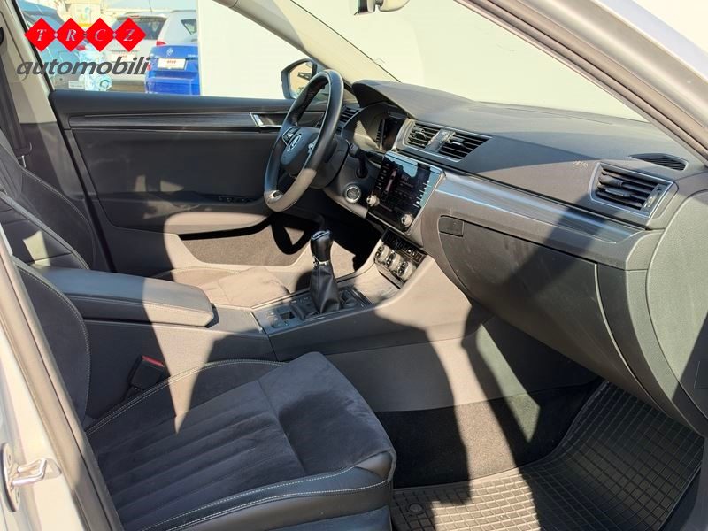 2022 Škoda Superb — fotografija 6