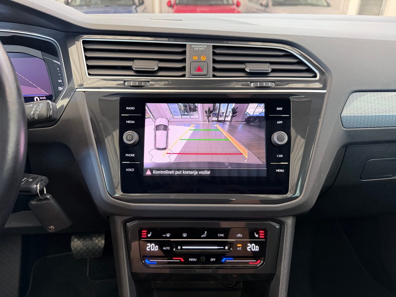 2020 Volkswagen Tiguan — fotografija 9