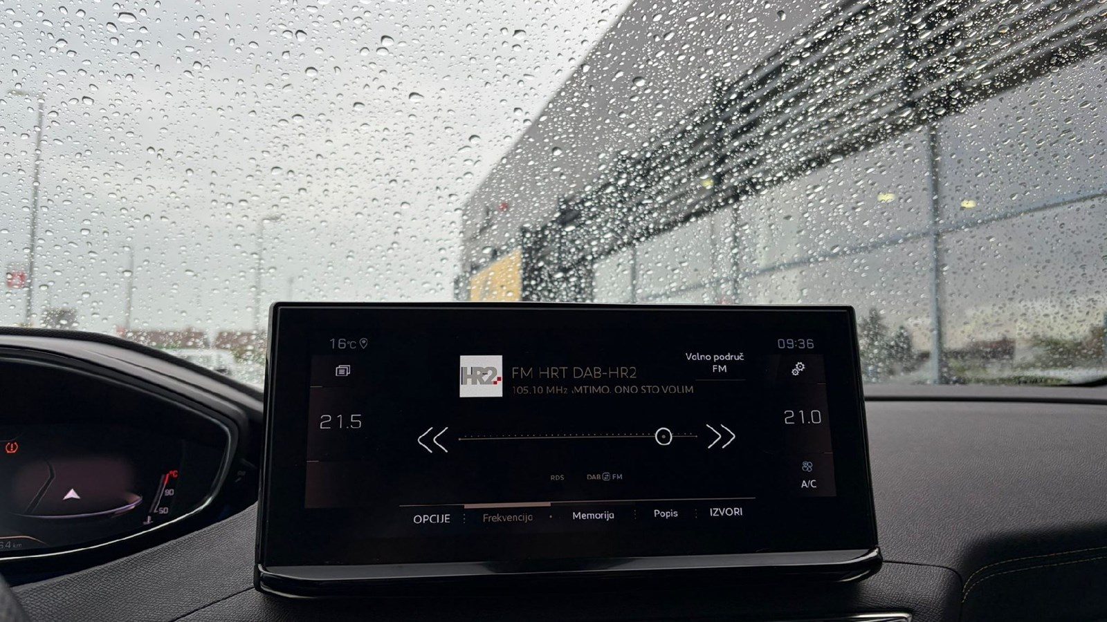 2021 Peugeot 5008 — fotografija 30
