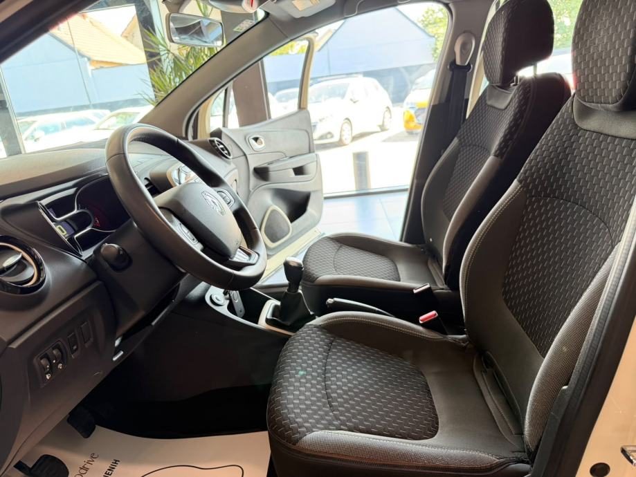 2019 Renault Captur — fotografija 16