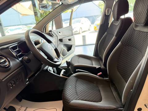 2019 Renault Captur — sličica 16