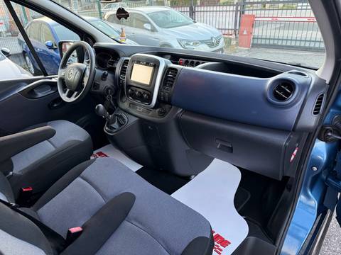 2015 Opel Vivaro — sličica 9