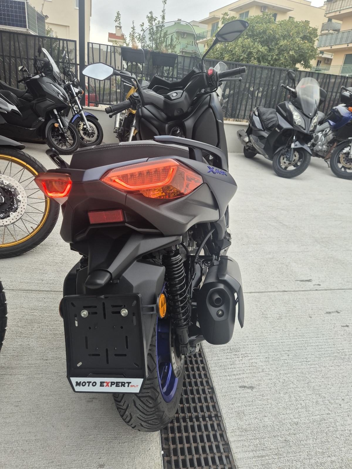 2022 Yamaha X-MAX 300 — fotografija 5