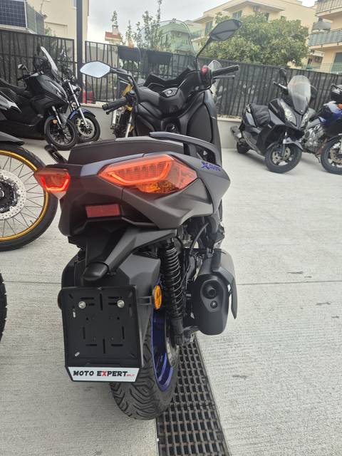 2022 Yamaha X-MAX 300 — sličica 5