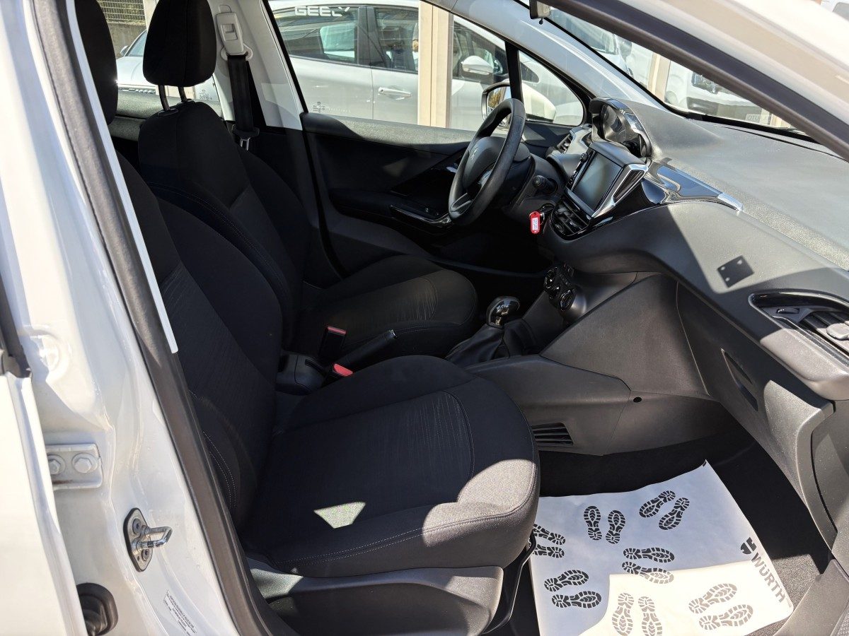 2020 Peugeot 208 — fotografija 15
