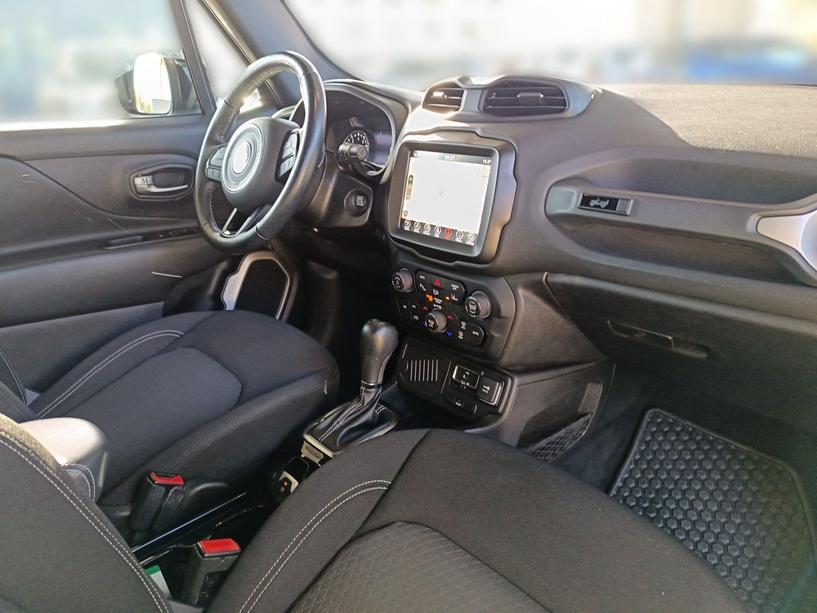 2022 Jeep Renegade — fotografija 21