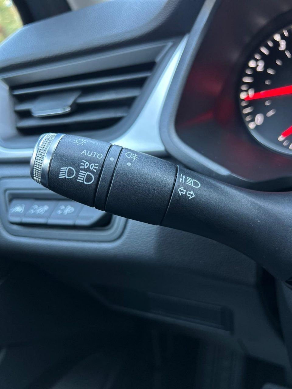 2020 Renault Captur — fotografija 5