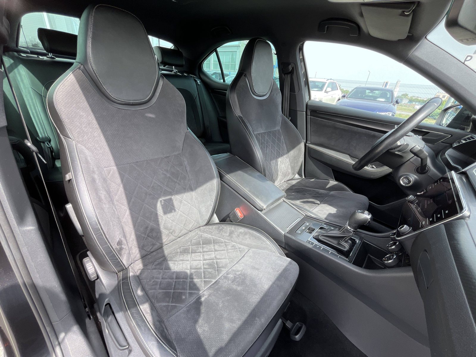 2020 Škoda Superb — fotografija 26