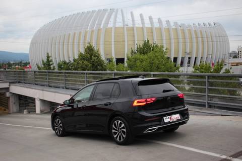 2022 Volkswagen Golf — sličica 3