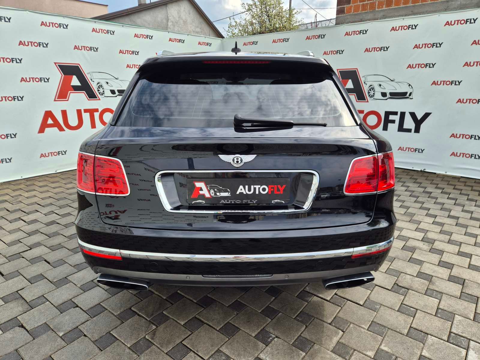 2016 Bentley Bentayga — fotografija 7