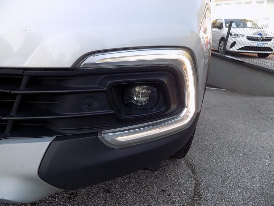 2019 Renault Captur — fotografija 14